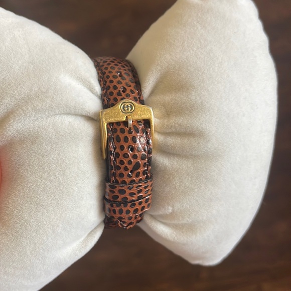 *READ Gucci 3800 Jr Chronograph Gold Plated Women's Watch - Picture 8 of 14